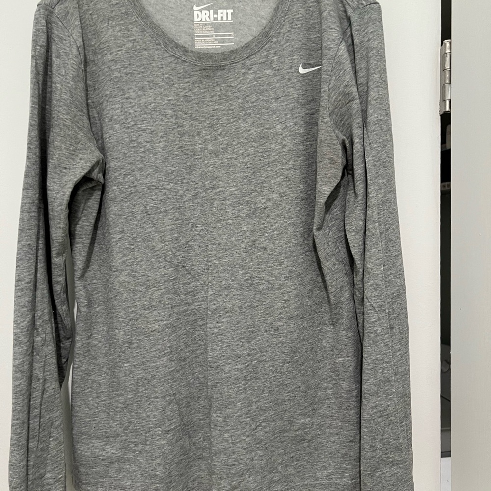 Nike Heather Gray Dri-FIT Tee Size L